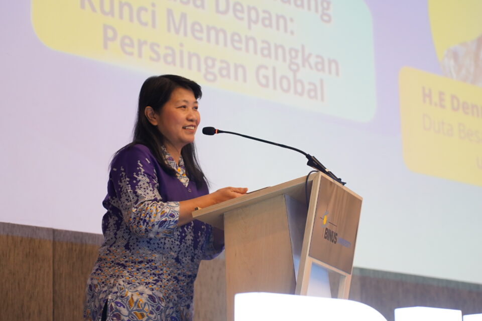 Sambutan Ibu Rektor-Studium Generale Kedubes Vietnam untuk Indonesia